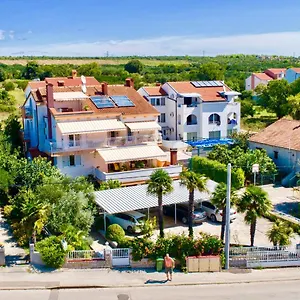 Pansion Adria Pensjonat Sveti Filip i Jakov